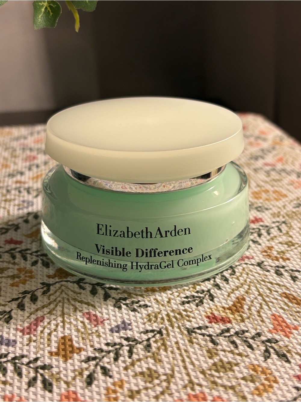 Elizabeth Arden Visible Difference Hydrating Gel Cream in Mint Green